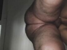 Il mio amico e mia moglie… io guardo senza fiato