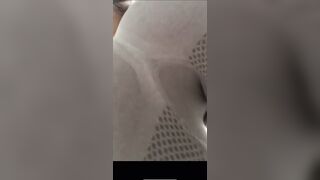 Anteprima del video: Elisa Br4nd4ni tette al vento nei leggings