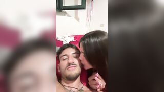 In webcam lei geme mentre la masturbo piano