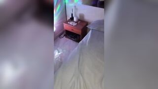 Scopata sul divano da 2 singoli