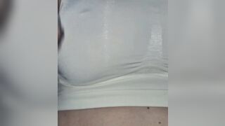 La mogliettina esce le sue tette