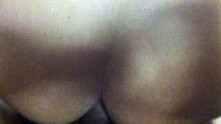 Anteprima del video: LE ROMPO IL CULO