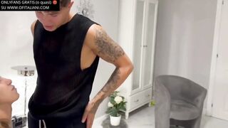 Divoratrice di cazzo mai sazia di un ragazzo più giovane di lei