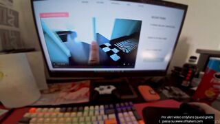 Un'altra zoccola che adora farsi spanare il culo dal suo boy