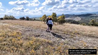 Ci scopiamo uno sconosciuto dopo una lunga camminata