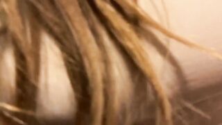 NAPOLETANA SI FA SCOPARE DAGLI AMICI DEL MARITO