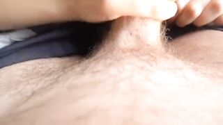 RImorchiata da un tipo fuori da scuola e convinta a succhiare il suo cazzo