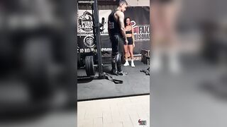 MILF italiana allenamento estremo in palestra con istruttore di body building