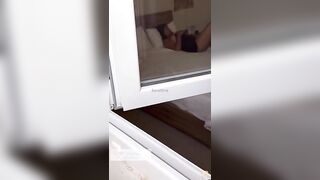 Un cazzo bestiale per una brunetta tettona davvero vacca