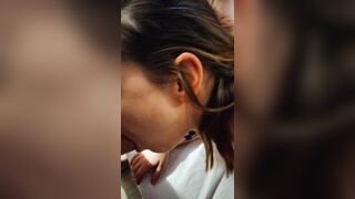 Sto facendo un pompino al mio capo in hotel