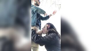 Bocchino nel bosco di una fidanzata proprio zoccola