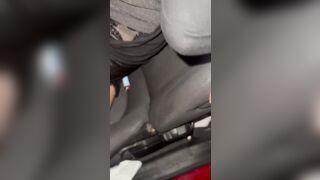 Ragazza trans fa un pompino al cliente Nero