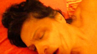 Mia moglie in azione con un ditalino