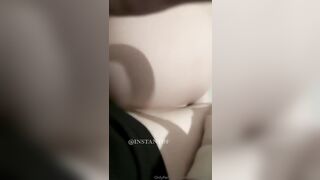 Ragazza generosa pensa al piacere anche dei disabili