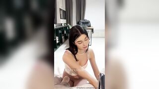 Ragazza generosa pensa al piacere anche dei disabili