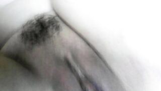 Anteprima del video: Quando ha voglia si sgrilletta e chissa a cosa pensa