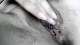 Quando ha voglia si sgrilletta e chissa a cosa pensa