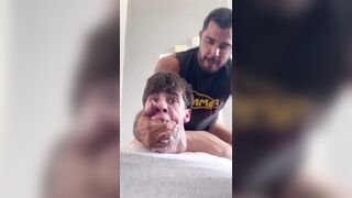 Ragazzo passivo giovane sfondato in culo dal daddy mascolino