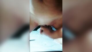 Ti piace guardarmi mentre mi masturbo da sola?