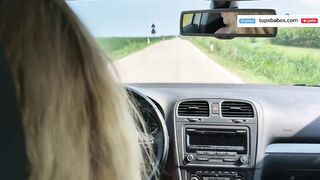 PROF carica uno SCONOSCIUTO IN AUTO gli SEGA IL CAZZO E LUI SBORRA – Dialoghi Italian