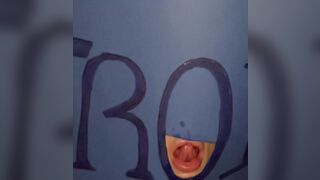 Mia moglie Troia  sborrata al GloryHole