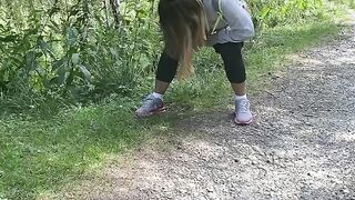 Anteprima del video: Che bello fare pipì all’aria aperta!