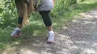 Che bello fare pipì all’aria aperta!