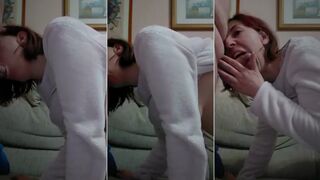 Anteprima del video: Moglie bocchinara cerca di fare del suo meglio per svuotare le palle al panzone