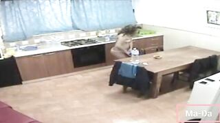 Registrazione della telecamera di sorveglianza di casa quando si sveglia Princy