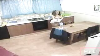 Registrazione della telecamera di sorveglianza di casa quando si sveglia Princy