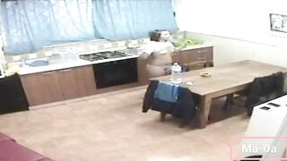 Registrazione della telecamera di sorveglianza di casa quando si sveglia Princy