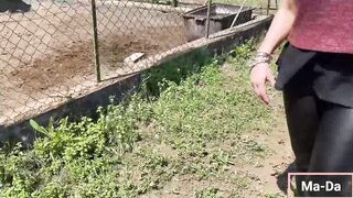 Una Domeni in un agrituriso con i parenti