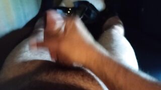 Sega cazzo grosso in camion con sborrata