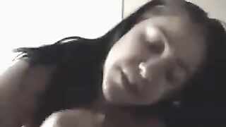 Anteprima del video: Mondo porno - il bello di trombarsi una porca