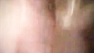 un cornutone molto fortunato aver trovato una moglie cosi e desiderata da tutti