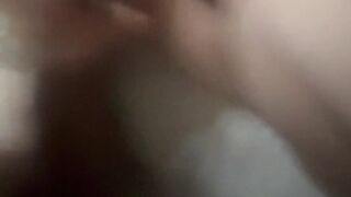 La coppia amatoriale matura si diverte in camera da letto