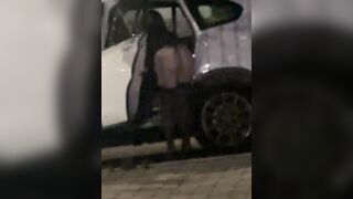 La troionaaaa si fa gurdare in strada e sculetta