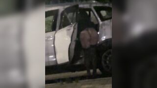 La troionaaaa si fa gurdare in strada e sculetta