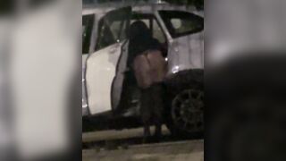 La troionaaaa si fa gurdare in strada e sculetta