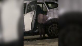 La troionaaaa si fa gurdare in strada e sculetta