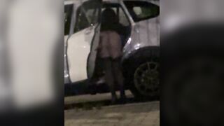 La troionaaaa si fa gurdare in strada e sculetta