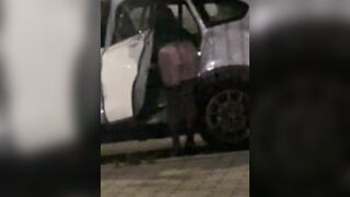 La troionaaaa si fa gurdare in strada e sculetta