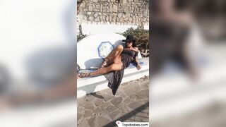 Anteprima del video: Vuoi vedere la milf bruna che gode di gusto