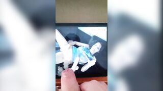 Cum tribute per quella troia insopettabile di Ma-Da