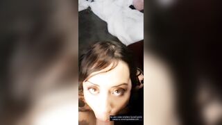 Teen bruna fa vedere quanta è brava con i pompini