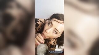 Teen bruna fa vedere quanta è brava con i pompini
