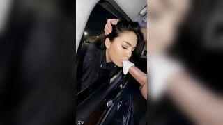 La poliziotta lo ferma per farli una multa e finisce per farli un pompino hahaha