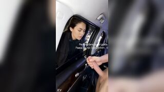 La poliziotta lo ferma per farli una multa e finisce per farli un pompino hahaha