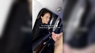 La poliziotta lo ferma per farli una multa e finisce per farli un pompino hahaha