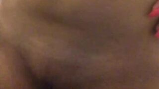 Il mio amante mi chiede un video per segarsi e gli mando questo... cosa ne pensate?